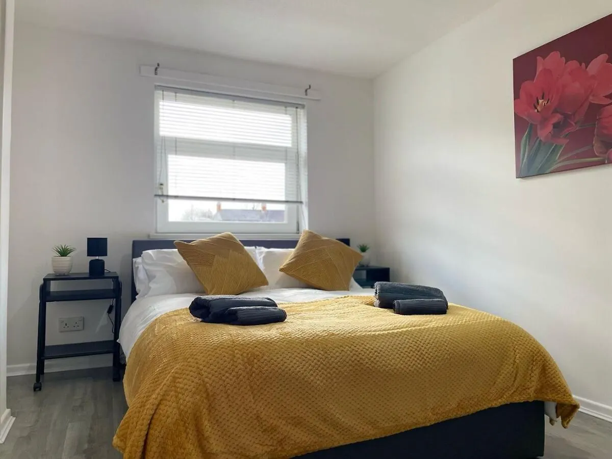 Central 3Br Apartment Spacious, Modern, Cozy Belfast