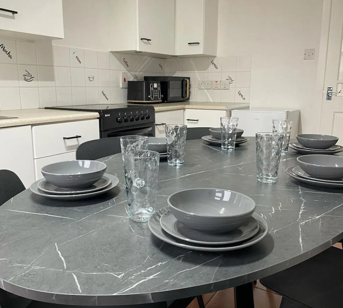 Central 3Br Apartment Spacious, Modern, Cozy 벨파스트 0*,