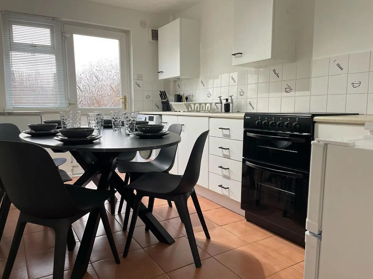 Central 3Br Apartment Spacious, Modern, Cozy 贝尔法斯特