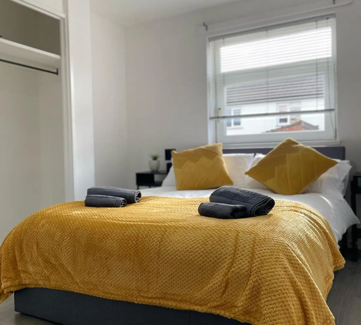 Central 3Br Apartment Spacious, Modern, Cozy 贝尔法斯特