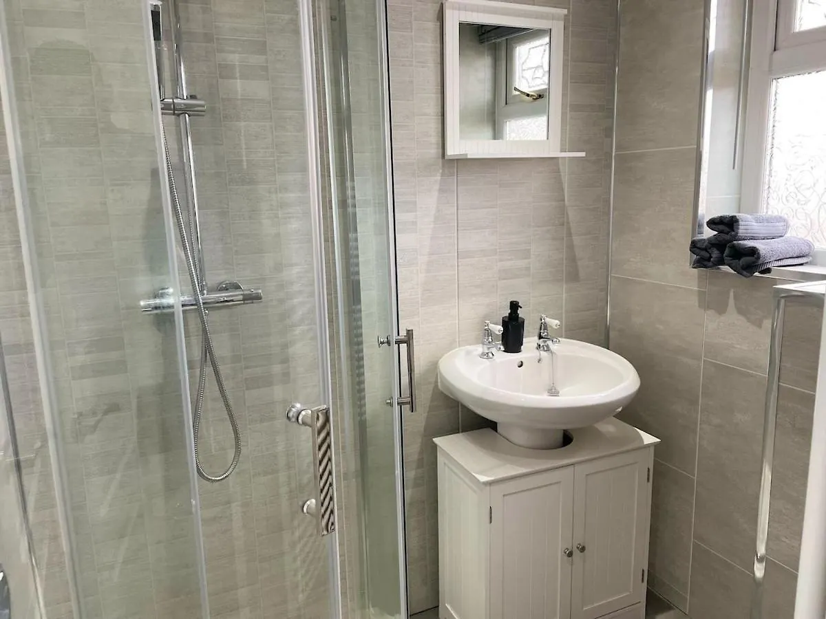 Central 3Br Apartment Spacious, Modern, Cozy 贝尔法斯特