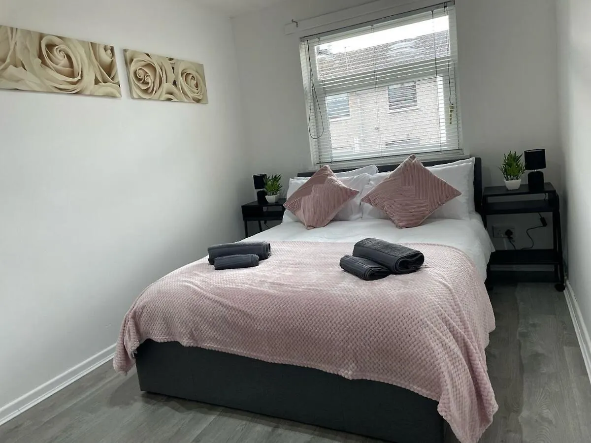 Central 3Br Apartment Spacious, Modern, Cozy 贝尔法斯特 英国